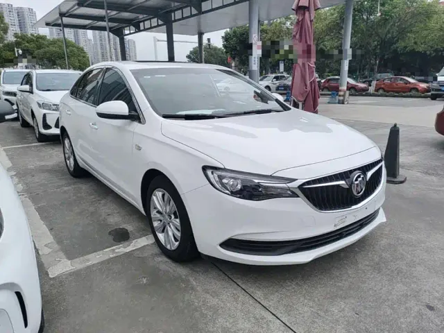Buick Excelle — Фото автомобиля 3