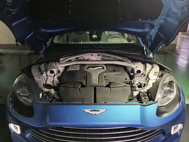 Aston Martin DBX — Фото автомобиля 3