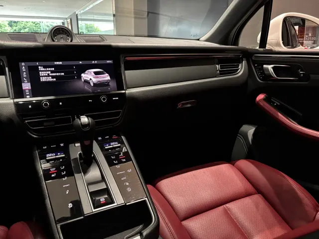 Porsche Macan — Фото автомобиля 16