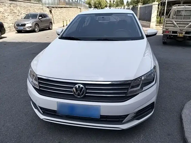 Volkswagen Lavida — Фото автомобиля 2