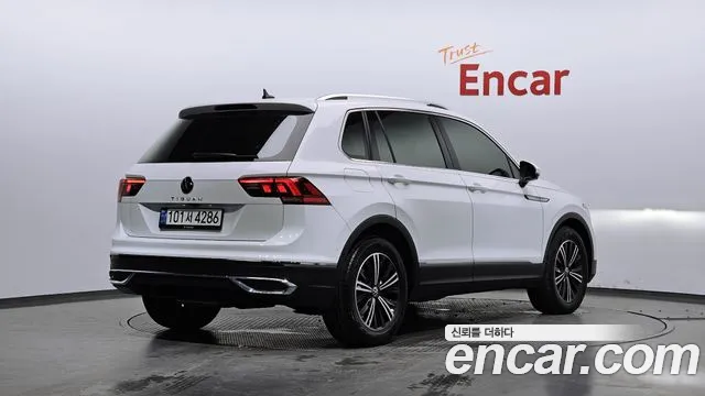 Volkswagen Tiguan Tiguan 2 поколение 2.0 TDI Premium — Фото автомобиля 2