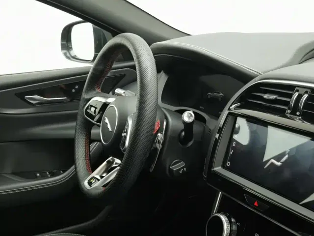 Jaguar XEL — Фото автомобиля 22