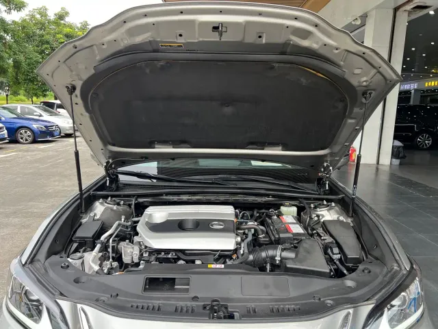 Lexus ES — Фото автомобиля 15