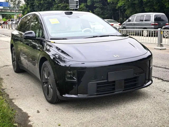 Li Auto i6 — Фото автомобиля 3