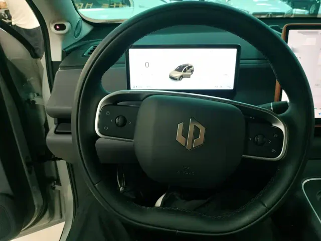 Leapmotor C10 — Фото автомобиля 9