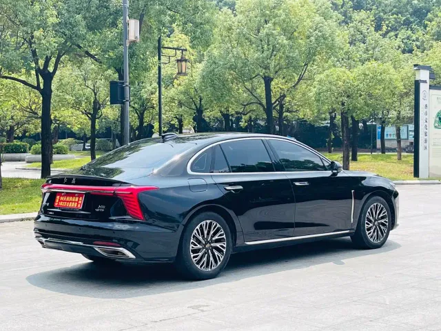 Hongqi H5 — Фото автомобиля 16