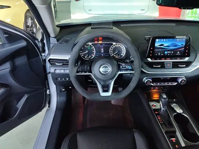 Nissan Teana — Фото автомобиля 10