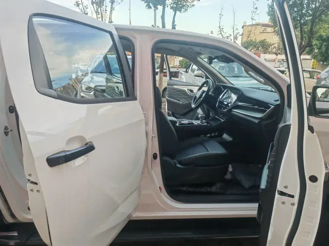 Isuzu D-MAX — Фото автомобиля 13