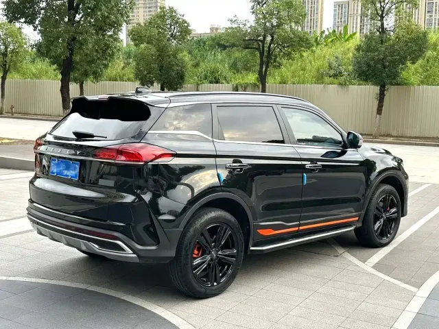 Geely Boyue — Фото автомобиля 4