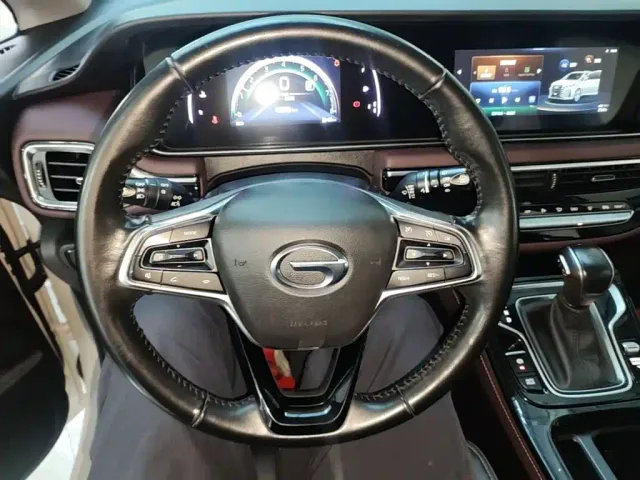GAC Trumpchi M6 — Фото автомобиля 10
