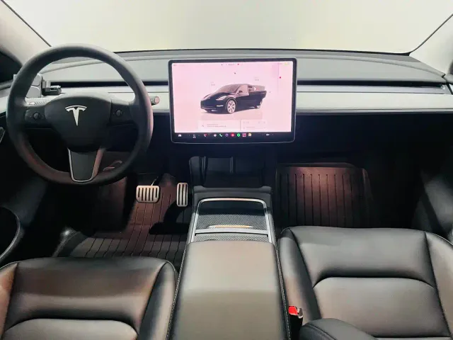 Tesla Model Y — Фото автомобиля 17