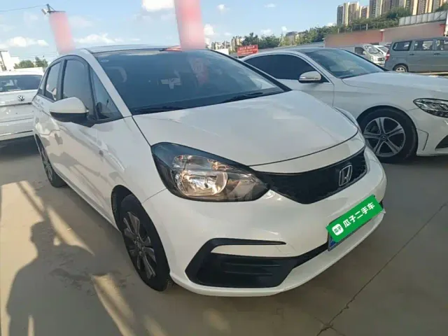 Honda Fit — Фото автомобиля 3