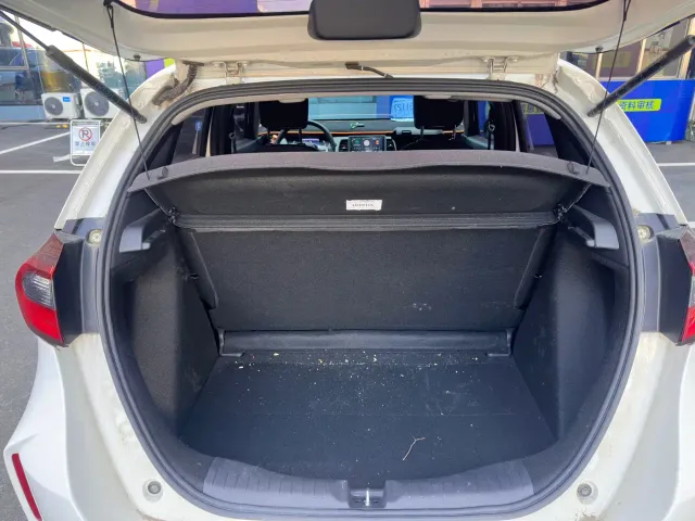 Honda Fit — Фото автомобиля 10