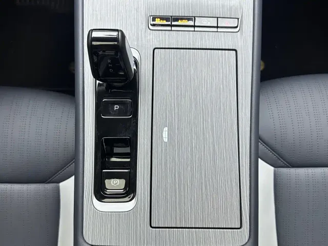 Geely Boyue L — Фото автомобиля 12