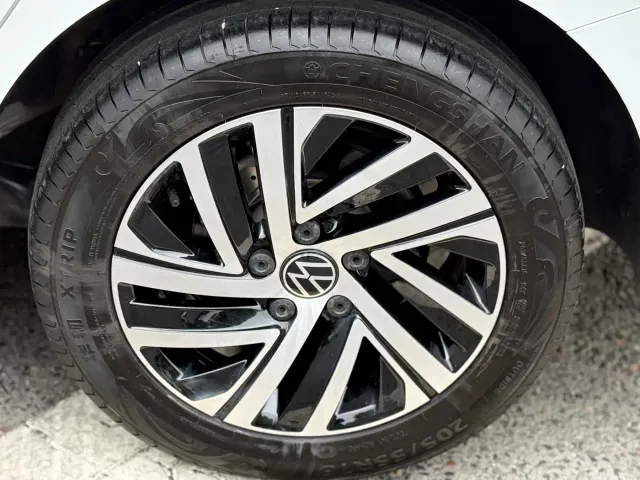 Volkswagen Lavida — Фото автомобиля 13