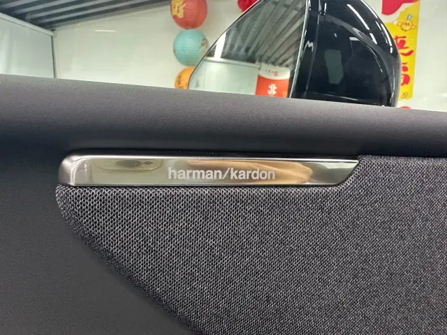 Volvo XC70 Plug-in Hybrid — Фото автомобиля 20