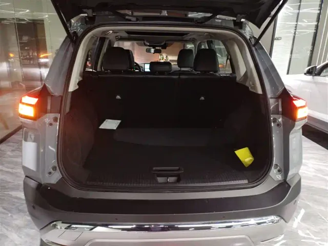 Nissan X-Trail — Фото автомобиля 18