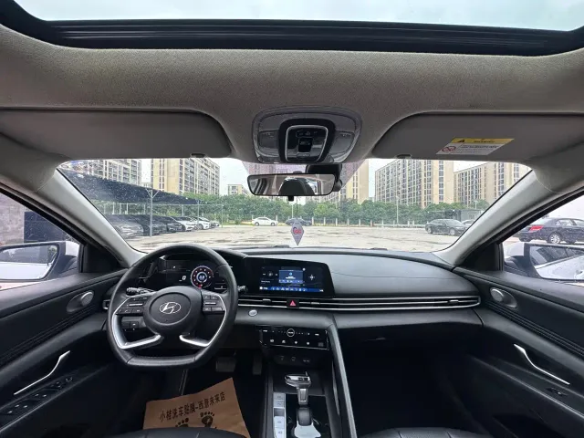 Hyundai Elantra — Фото автомобиля 8