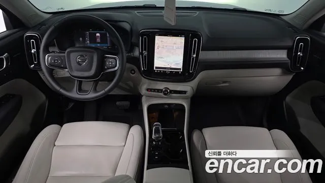 Вольво XC40 B4 Ultra Bright — Фото автомобиля 7