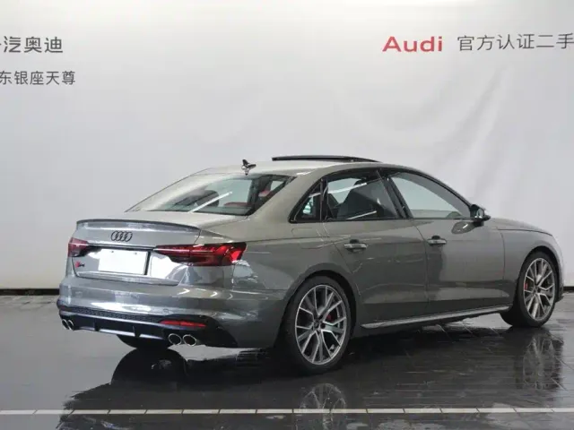 Audi S4 — Фото автомобиля 5