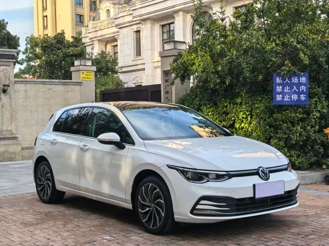 Volkswagen Golf — Фото автомобиля 3