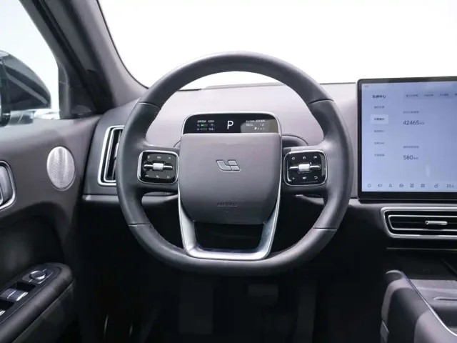 Li Auto L7 — Фото автомобиля 18
