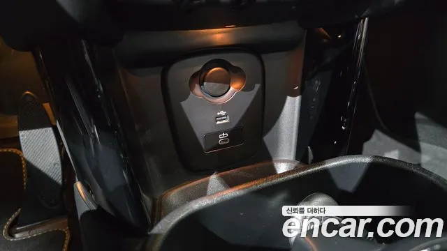 MINI Cooper Electric — Фото автомобиля 24