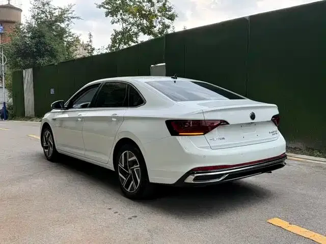 Volkswagen Sagitar 2023 300TSI DSG Surpassing Edition — Фото автомобиля 4