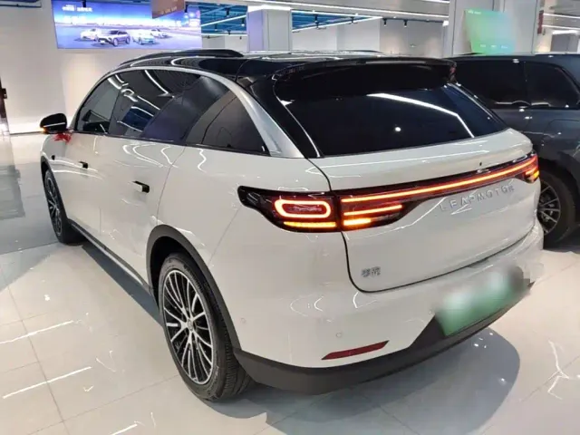 Leapmotor C11 — Фото автомобиля 4