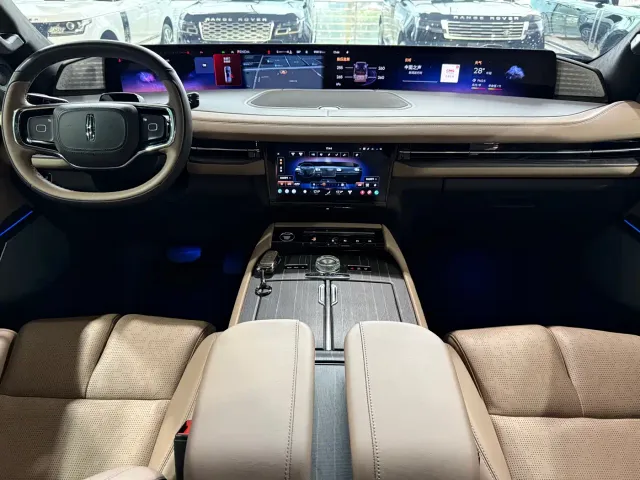 Lincoln Navigator — Фото автомобиля 11