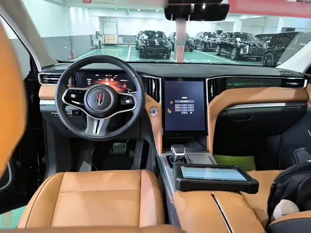 Hongqi HS7 PHEV — Фото автомобиля 9