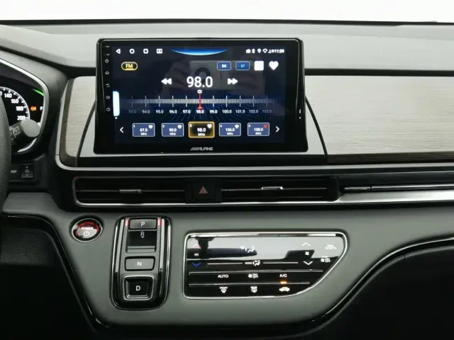 Honda Odyssey — Фото автомобиля 12