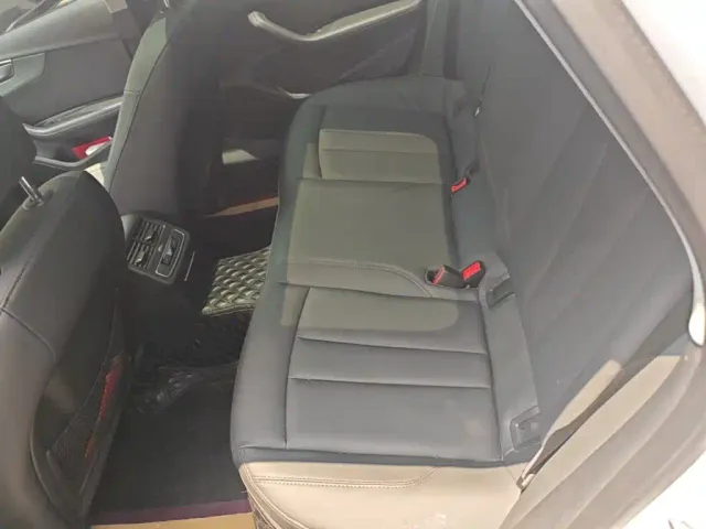 Audi A4L — Фото автомобиля 16