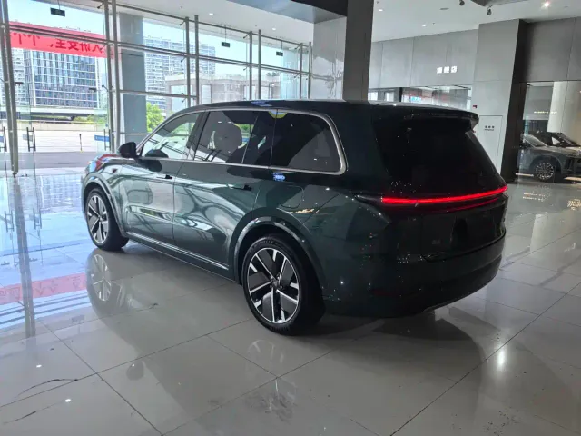 Li Auto L9 — Фото автомобиля 6