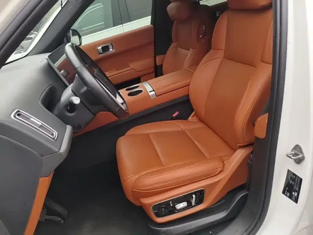 Li Auto L7 — Фото автомобиля 14