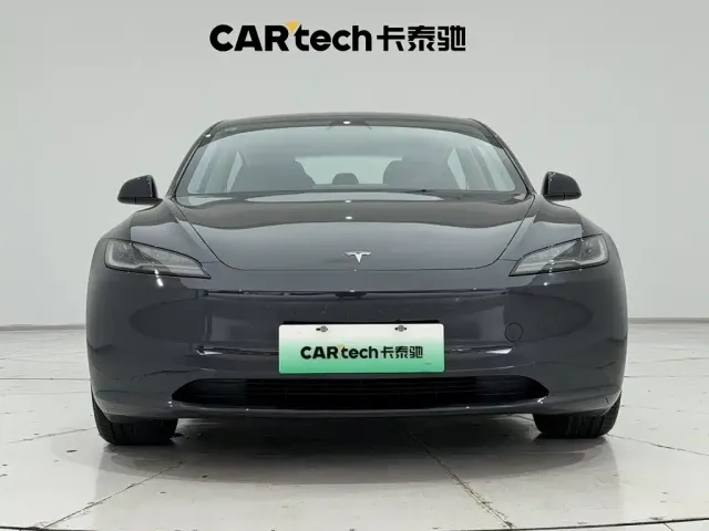 Tesla Model 3 — Фото автомобиля 3