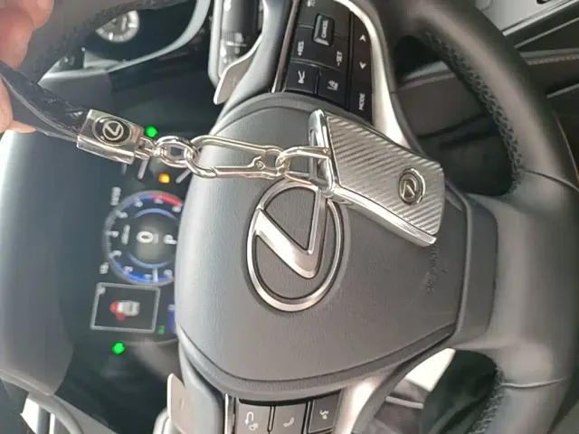Lexus ES — Фото автомобиля 8