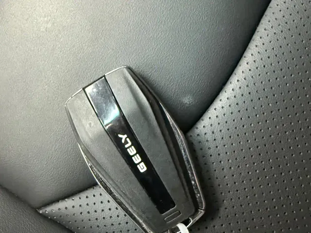 Geely Emgrand S — Фото автомобиля 13