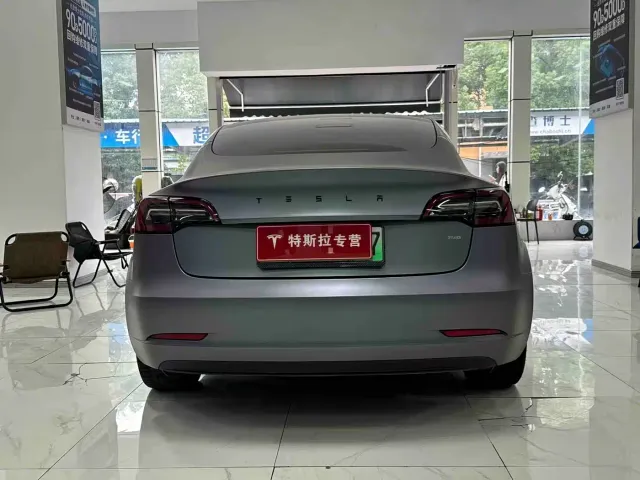 Tesla Model 3 — Фото автомобиля 9