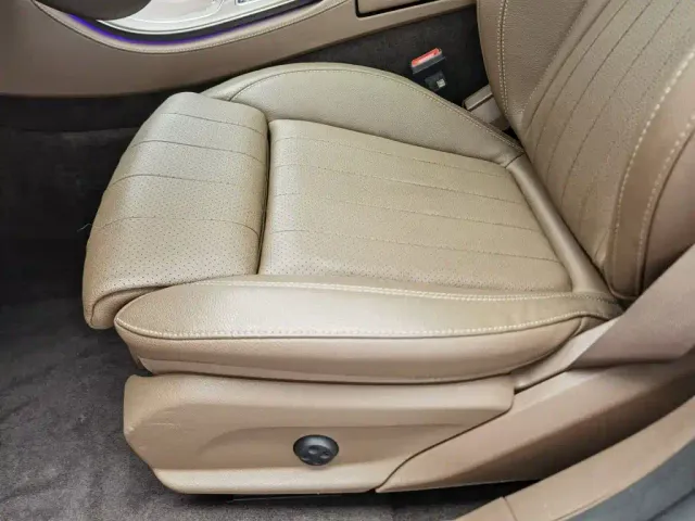 Mercedes-Benz E-Class — Фото автомобиля 20