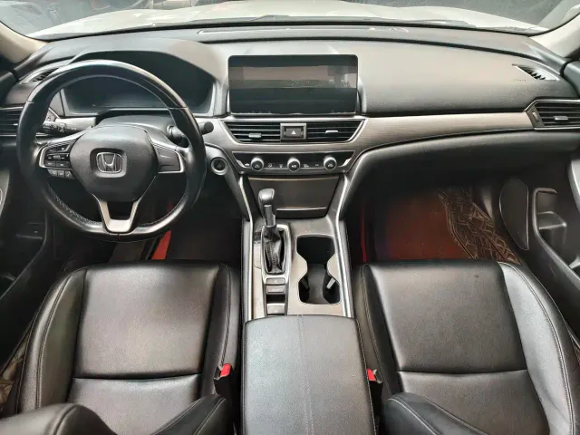 Honda Accord — Фото автомобиля 15