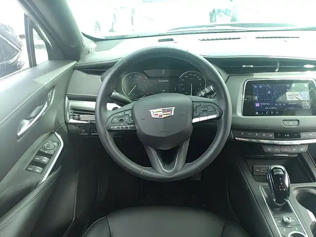 Cadillac XT4 — Фото автомобиля 10