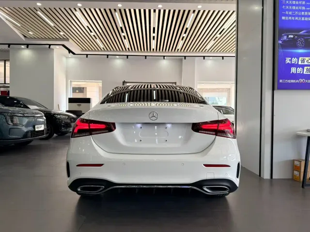 Mercedes-Benz Mercedes-Benz A-Class 2022 Facelift III A 200 L Sport Sedan Fashion — Фото автомобиля 5