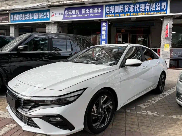 Hyundai Elantra — Фото автомобиля 2