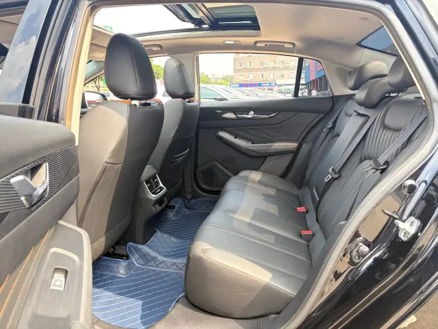 Dongfeng Yixuan MAX — Фото автомобиля 14