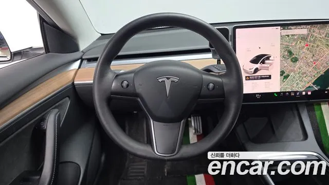 Tesla Model 3 — Фото автомобиля 20