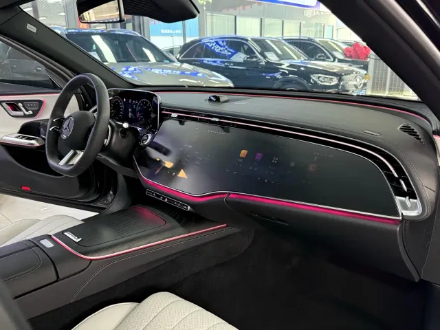 Mercedes-Benz E-Class — Фото автомобиля 10