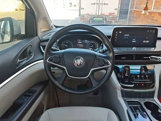 Buick GL8 — Фото автомобиля 10