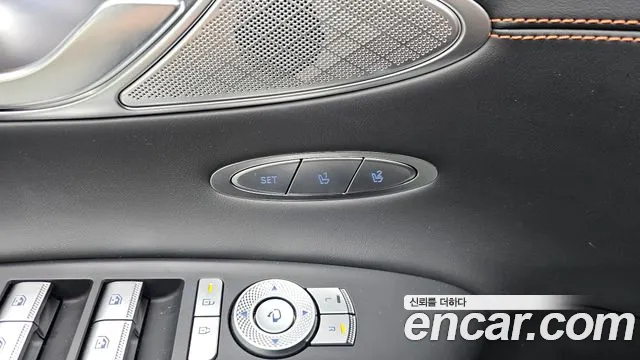 Genesis GV70 — Фото автомобиля 15