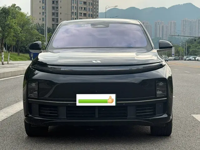 Li Auto L7 — Фото автомобиля 9